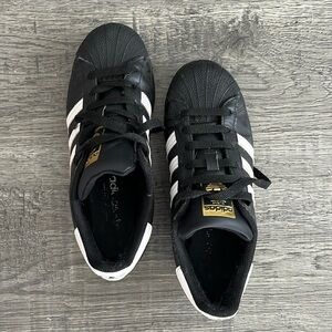 Adidas black superstar